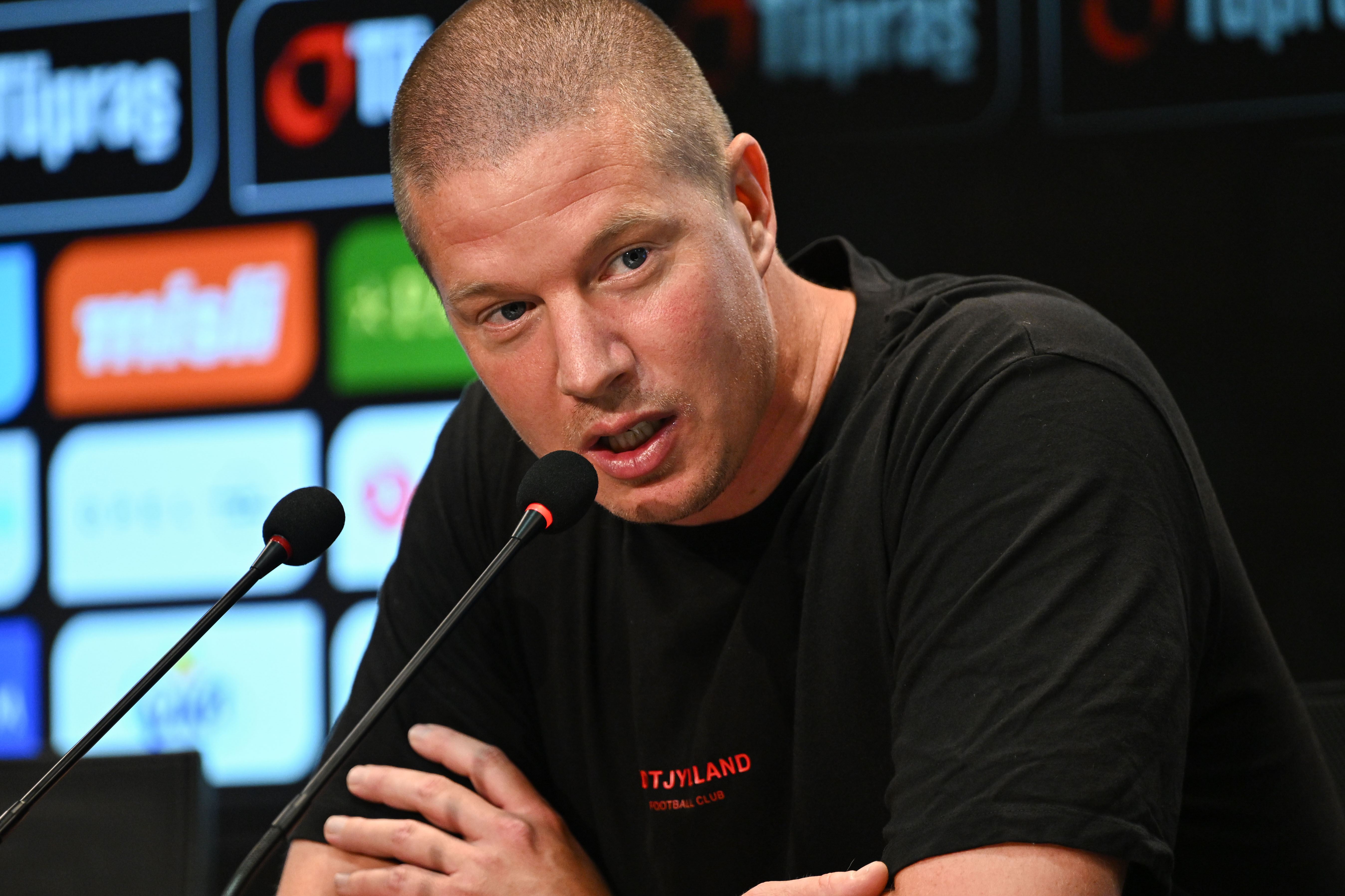 Midtjylland Teknik Direktörü Mike Tullberg'den Beşiktaş taraftarına övgü: "6 yıl Borussia Dortmund'da çalıştım ama..."