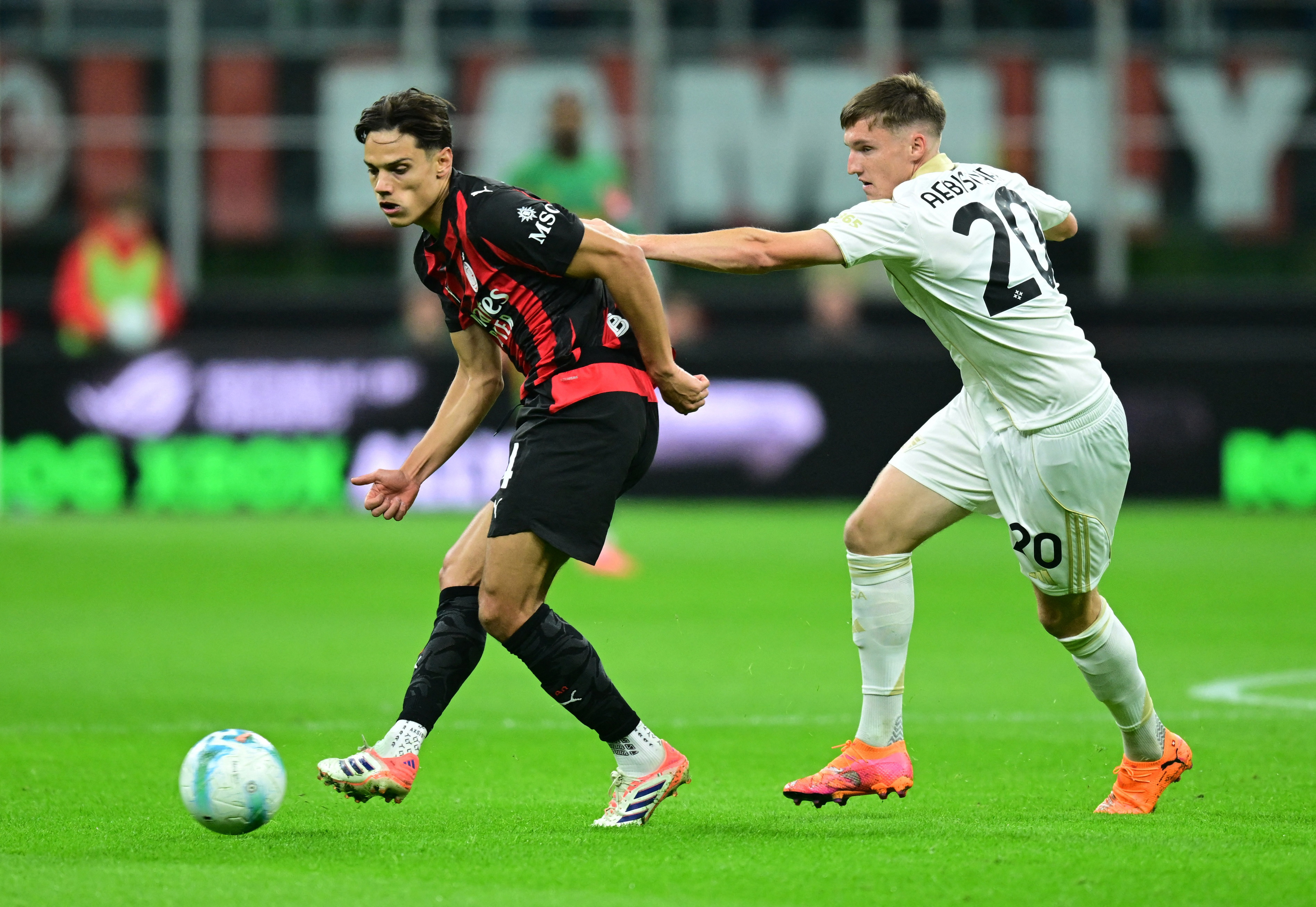 Lider Milan'dan 'Pisa Kulesi' Savunması: Az Kalsın Tepetaklak Oluyorlardı!