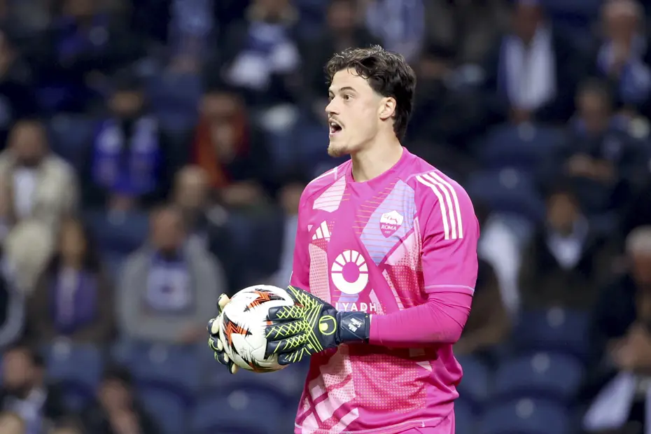 Galatasaray'dan 6 milyon euroluk teklif: Kaleci transferinde yeni aday - 4