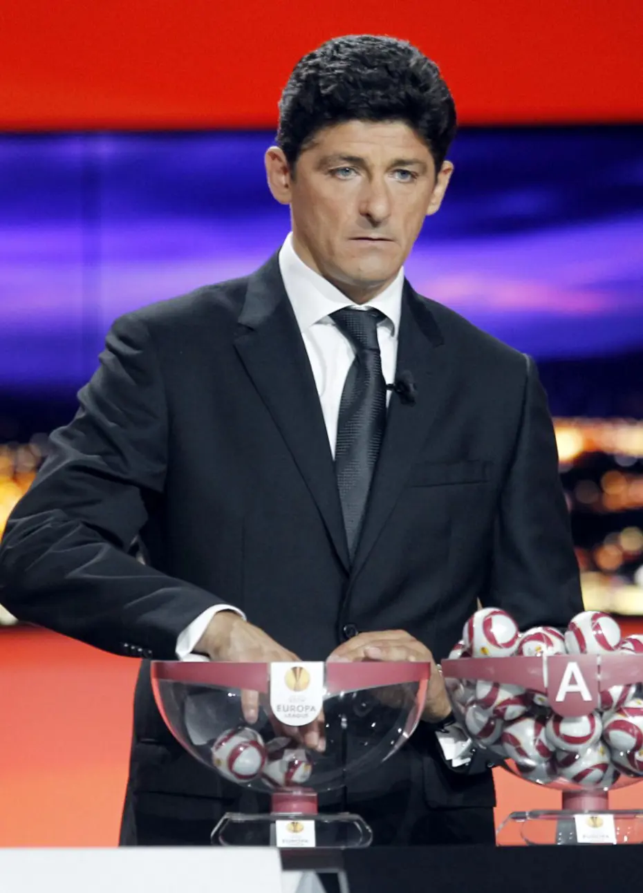 Rumen efsaneden Türkiye eşleşmesi için ülke gündemine oturan cümle: Dünden beri sadece Türkleri konuşuyorlar - 2 Rumen efsaneden Türkiye eşleşmesi için ülke gündemine oturan cümle: Dünden beri sadece Türkleri konuşuyorlar - 2