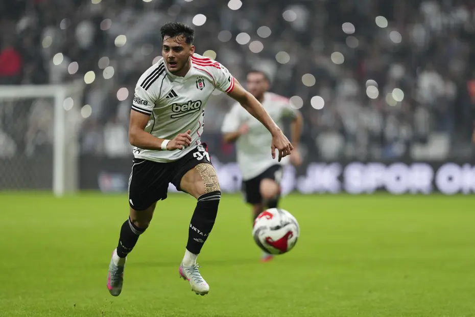 Beşiktaş'tan sakatlık açıklaması: Genç futbolcudan kötü haber - 4 Beşiktaş'tan sakatlık açıklaması: Genç futbolcudan kötü haber - 4