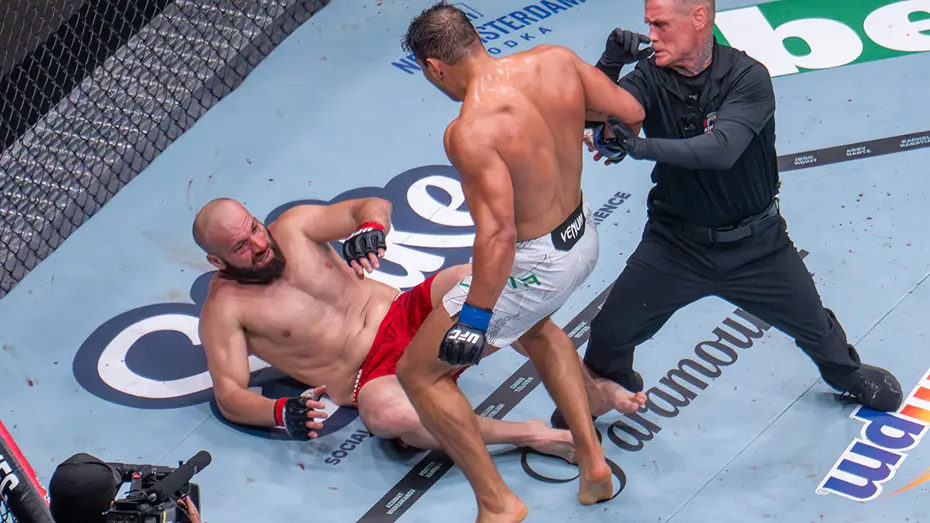 UFC 327 | Paulo Costa, Azamat Murzakanov efsanesini nakavtla bitirdi! - 4 UFC 327 | Paulo Costa, Azamat Murzakanov efsanesini nakavtla bitirdi! - 4
