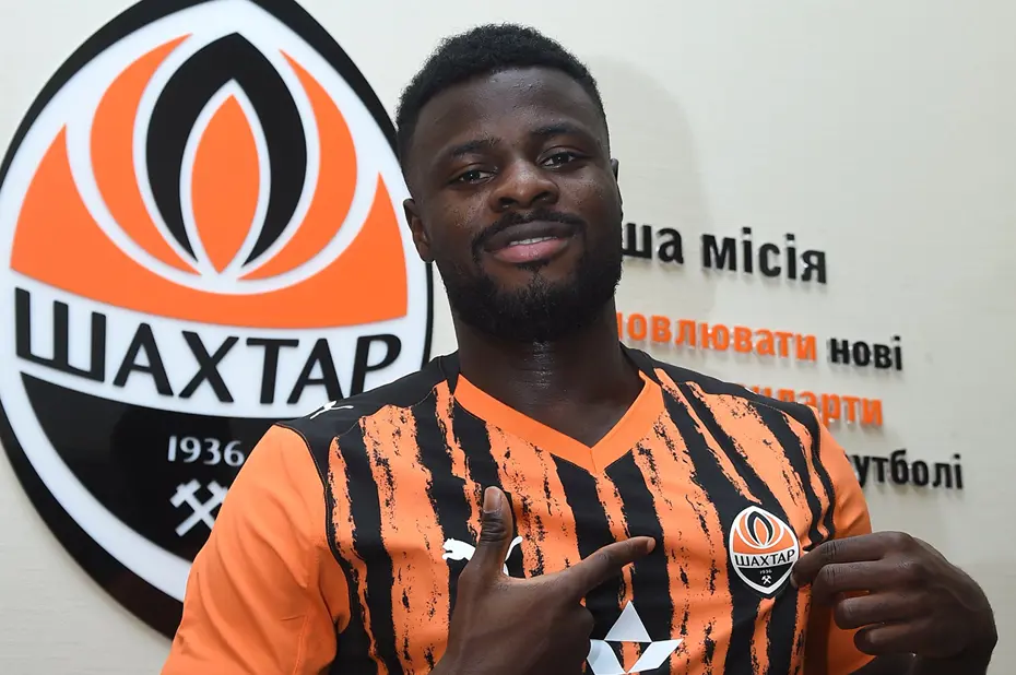 Arda Turan'dan stratejik transfer: İlk imzayı en büyük rakibine ağır darbe vurarak attırdı - 2