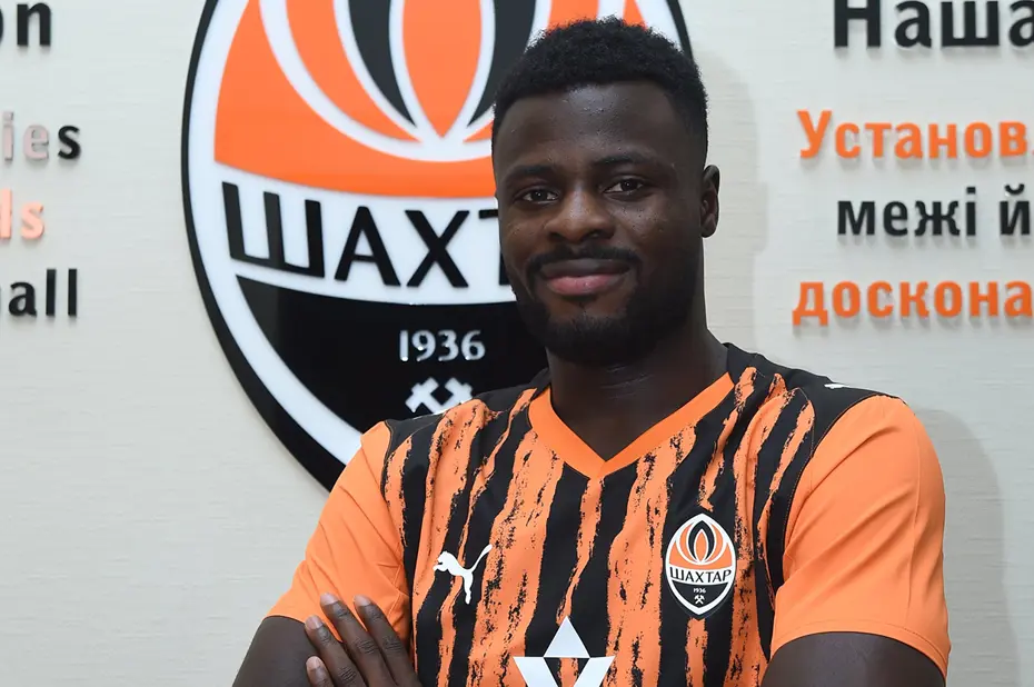 Arda Turan'dan stratejik transfer: İlk imzayı en büyük rakibine ağır darbe vurarak attırdı - 3