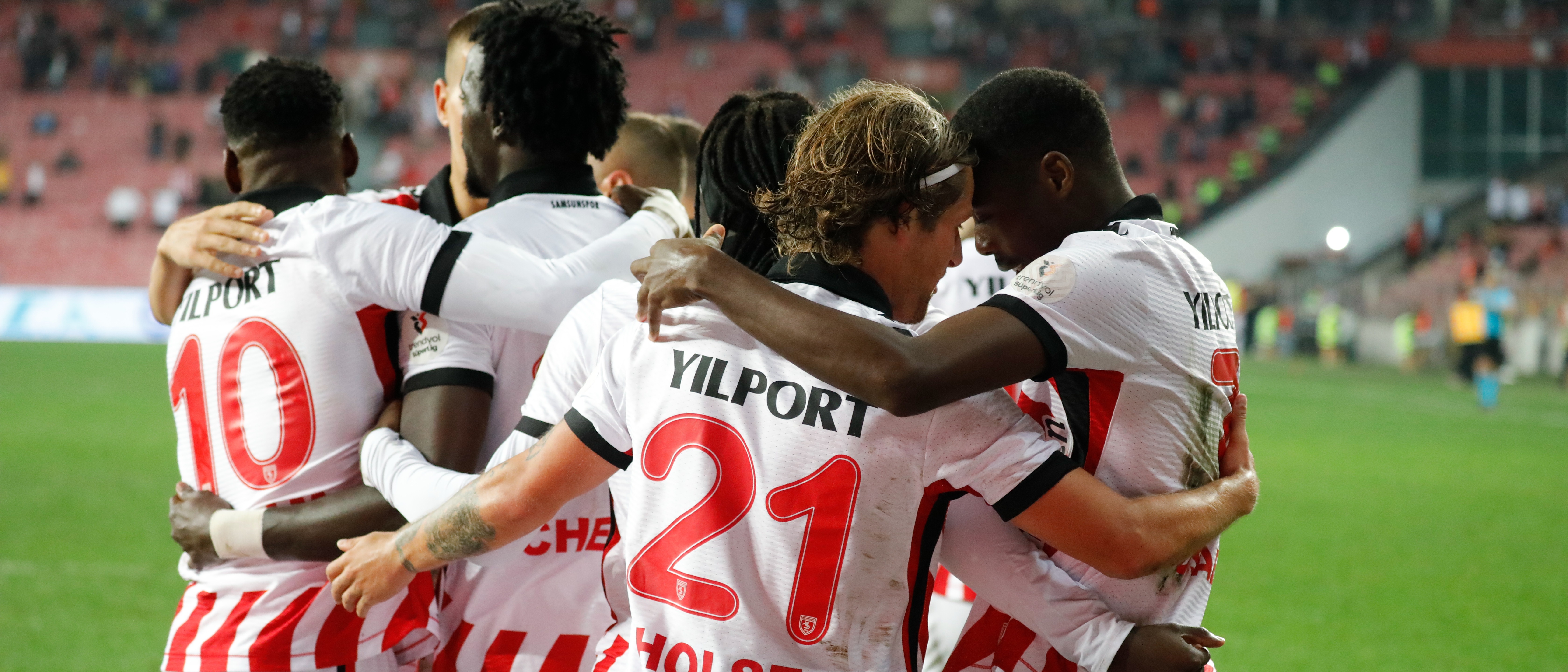Samsunspor'dan UEFA'ya Acil Durum Telefonu: "Abi, Golcüyü Değişsek Ya!?"