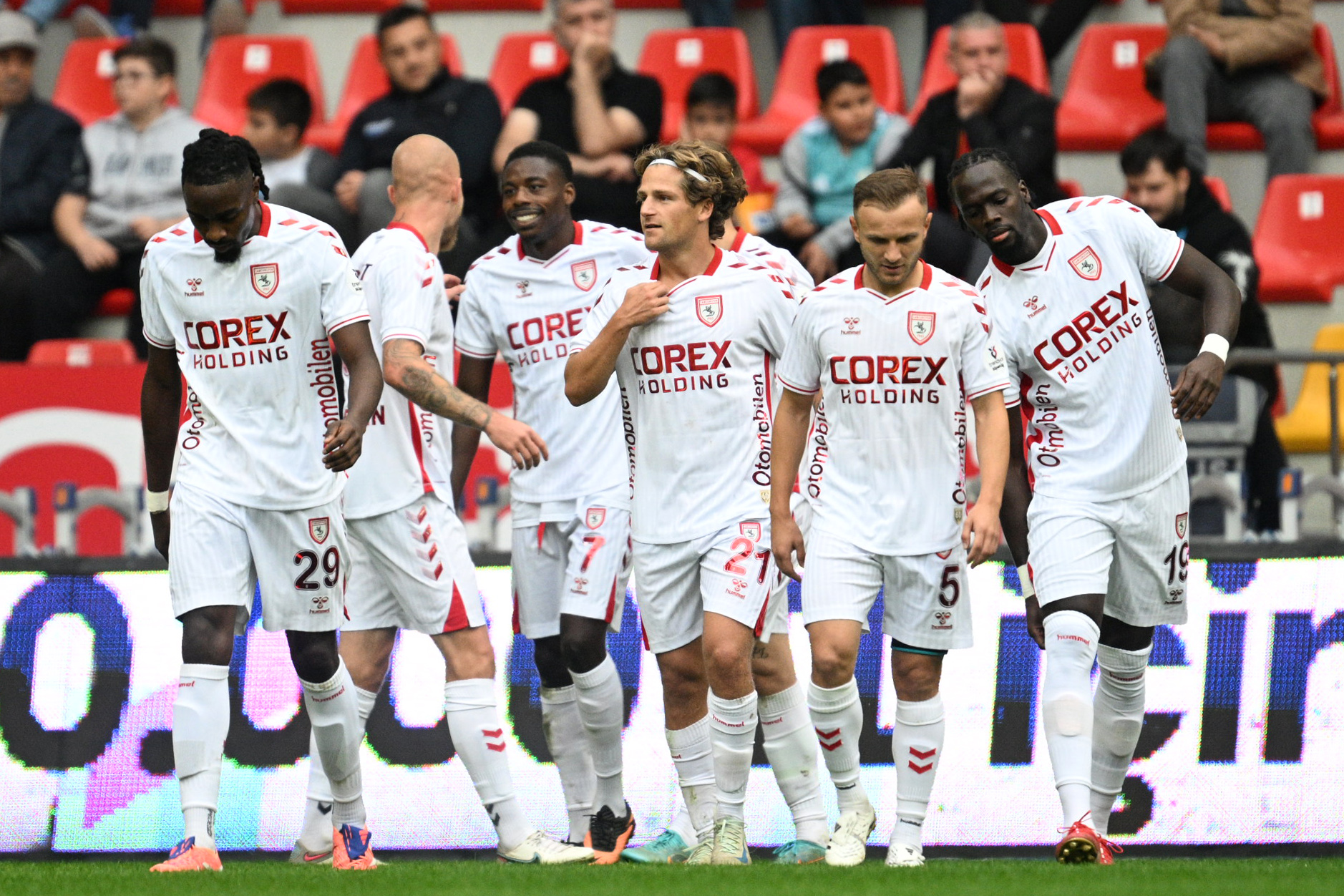 Samsunspor'dan İkide İki Hamlesi: Kiev'e Erken Teşhis (Maç Başladı, Gol Yok!)