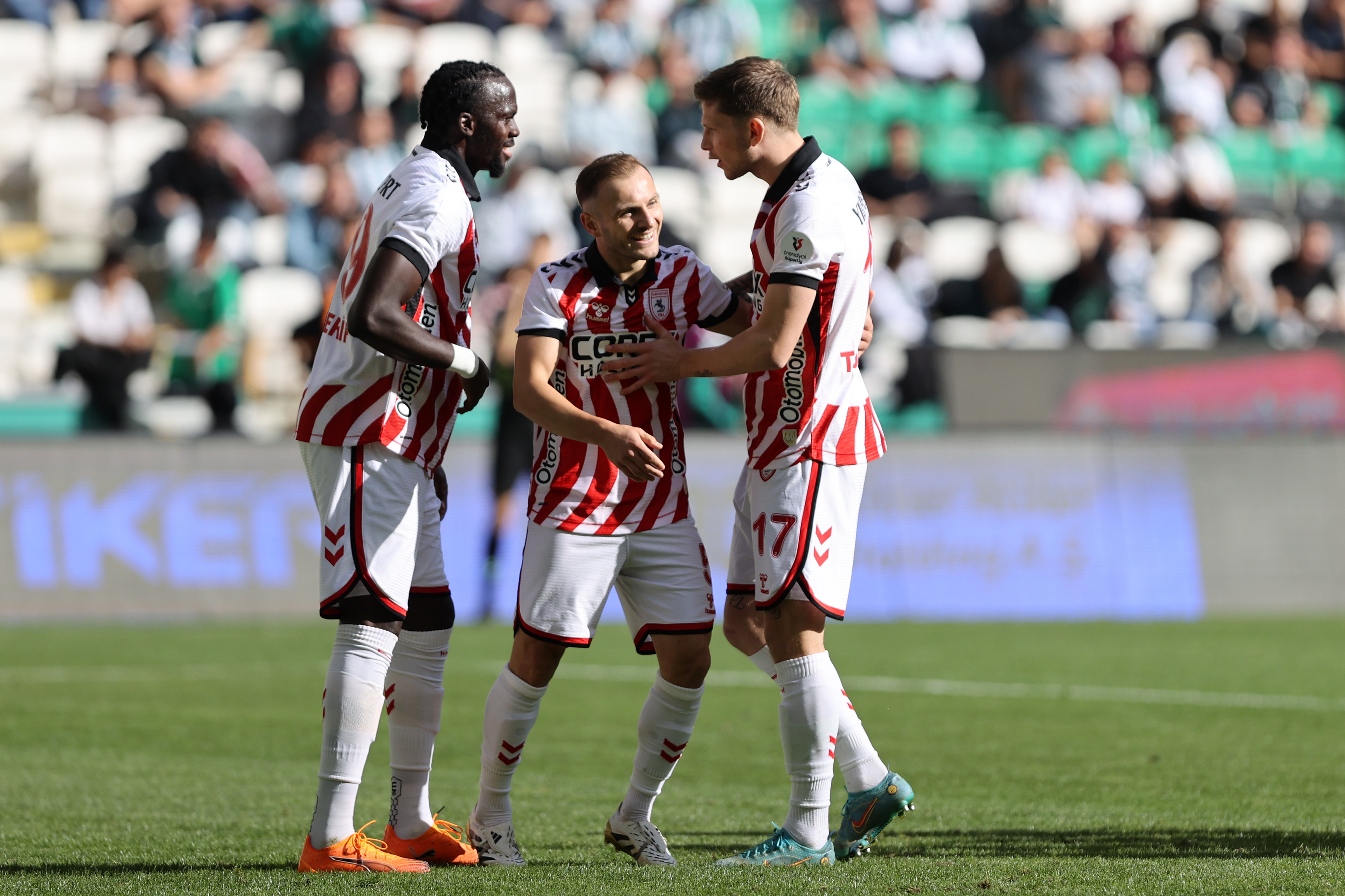 Konyaspor Kendi Kalesine 'Buyurunuz!' Deyince Samsunspor'un Keyfi Yerine Geldi!