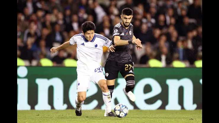 Katta xorozda katta kokraklar Itning jinsiy azosi egasining eshagiga yopishib qoldi (video)