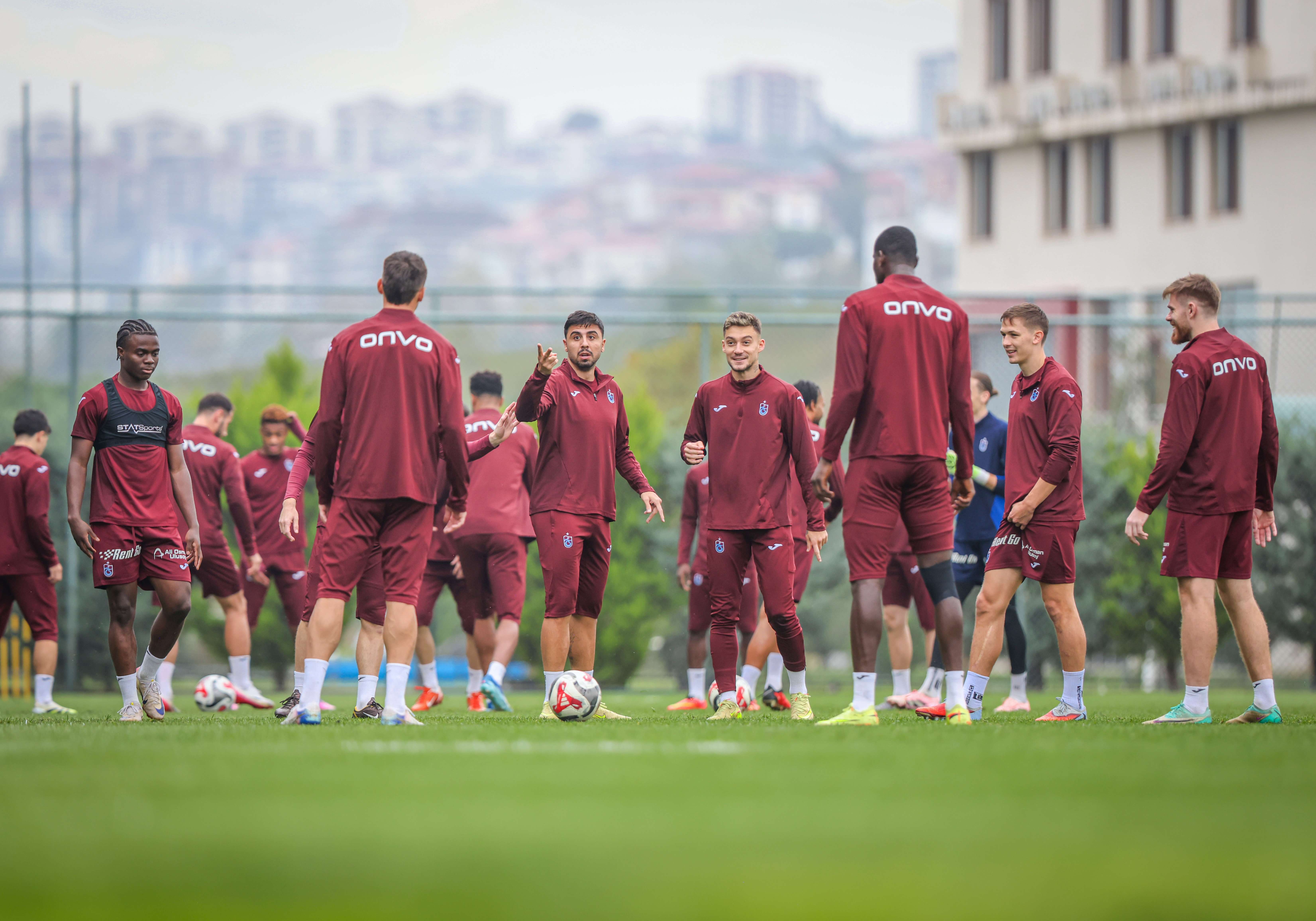 Trabzonspor Geleceğe Yatırım Yapıyor: Eyüpspor Maçı İçin Tekke'den Ultra Erken Mesai!