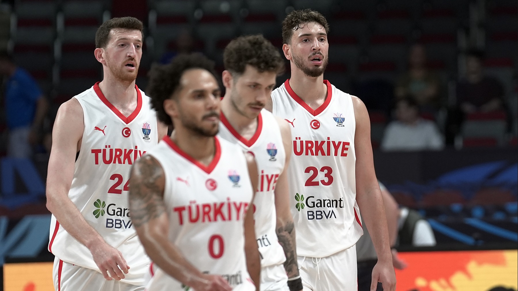 12 Dev Adam'dan bir zafer daha: EuroBasket 2025'te 2'de 2