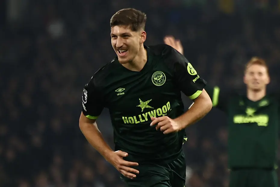 Okan Buruk aradığını İngiltere'de buldu: 6 numara Premier Lig'den geliyor