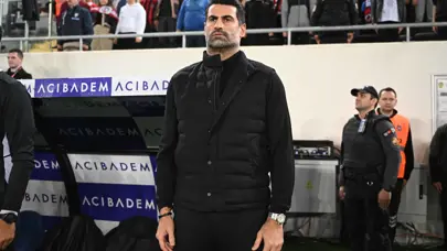 Volkan Demirel'den maç sonu flaş itiraf: "Bugün oynatmazsak para boşa gitmiş olacaktı" Volkan Demirel'den maç sonu flaş itiraf: "Bugün oynatmazsak para boşa gitmiş olacaktı"