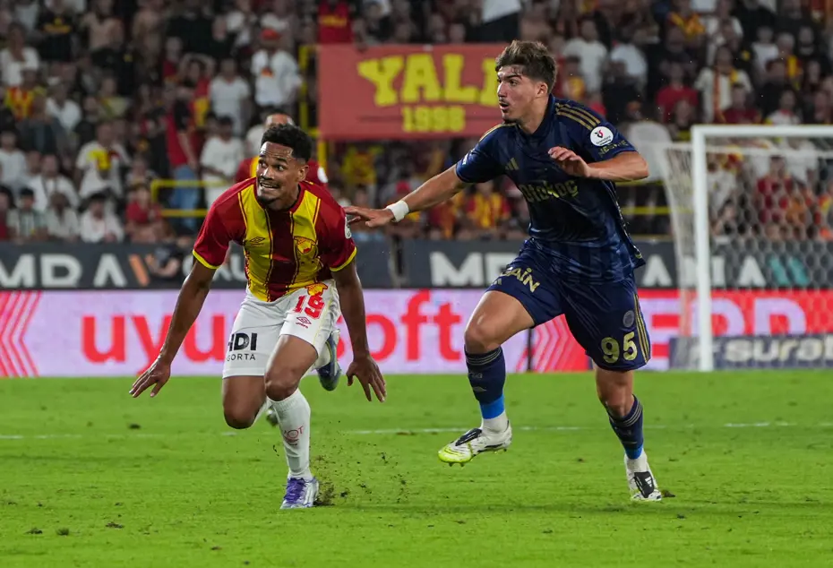 Dünya devi Yusuf Akçiçek için dolgun teklif yaptı: Fenerbahçe "yetersiz" diyerek reddetti - 4