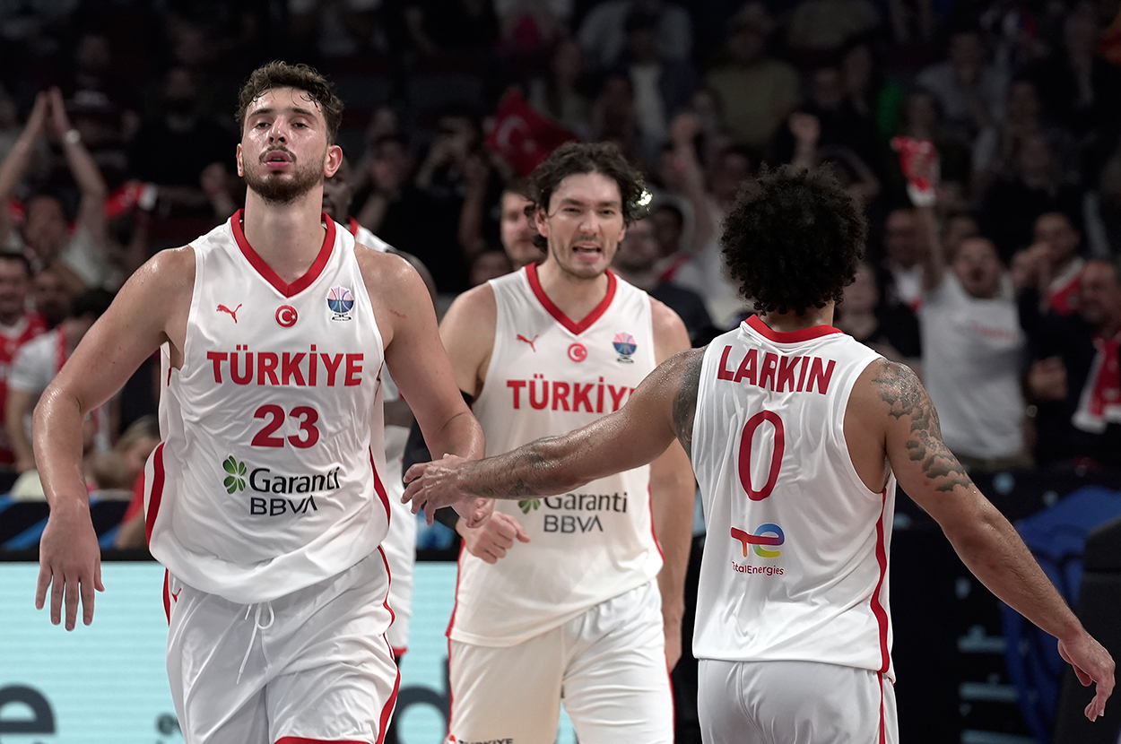 12 Dev Adam yarı finalde: Alperen Şengün bir kez daha tarihe geçti