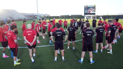 TFF resmen duyurdu! 2 futbolcu A Milli Takım kampından ayrıldı TFF resmen duyurdu! 2 futbolcu A Milli Takım kampından ayrıldı