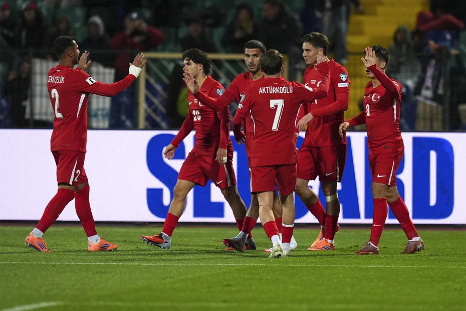 Kenan Yıldız'dan Hakan Çalhanoğlu'na: "O bizim efsanemiz" - 1