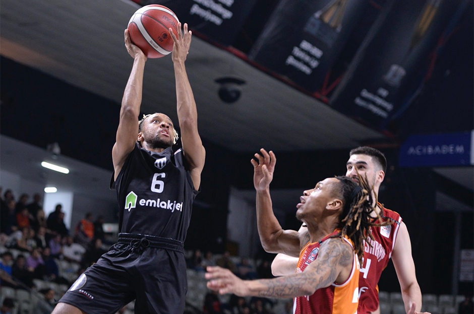 Potada derbi Beşiktaş'ın