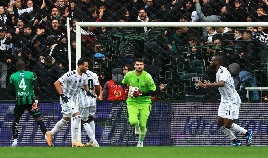 Umut Meraş'tan Beşiktaş taraftarlarına: "Geri dön diyorlar ama o işler öyle olmuyor" - 3 Umut Meraş'tan Beşiktaş taraftarlarına: "Geri dön diyorlar ama o işler öyle olmuyor" - 3