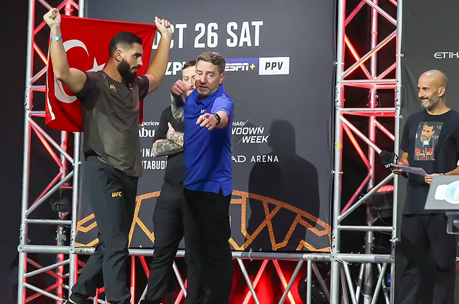 İbo Aslan'dan UFC'de destansı galibiyet: Daha 50 saniye dolmamıştı ki... - 4 İbo Aslan'dan UFC'de destansı galibiyet: Daha 50 saniye dolmamıştı ki... - 4