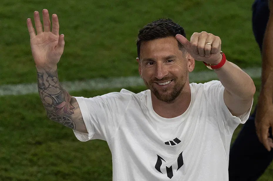 Lionel Messi'ye görkemli tören; 2025 sonuna kadar imzayı attı - 4
