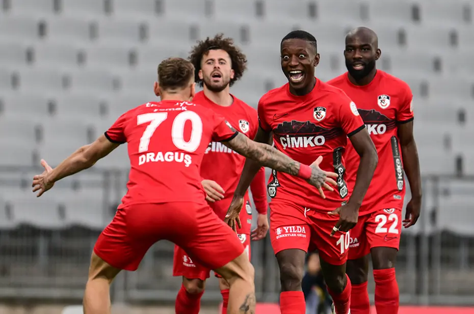 Süper Lig devinin "Dragus" aşkı - 4