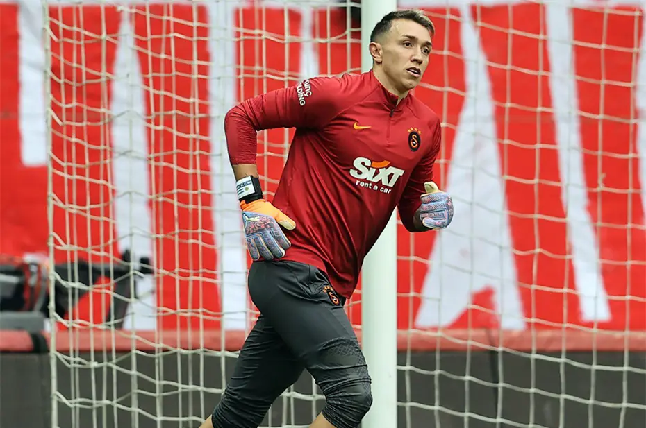 Galatasaray'dan Fernando Muslera kararı - 9 Galatasaray'dan Fernando Muslera kararı - 9