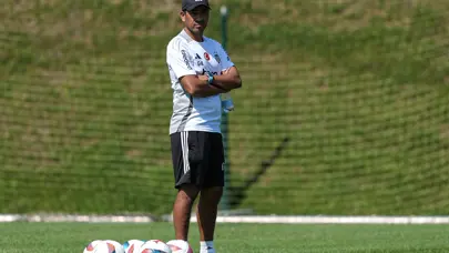 Van Bronckhorst, Süper Kupa taktiğini belirledi: 3 yıldıza kritik görev