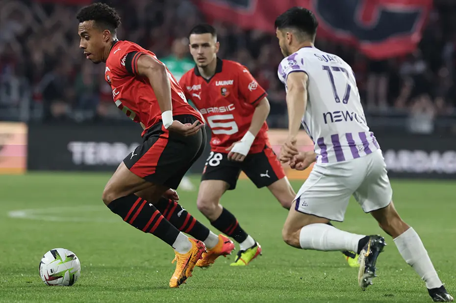 Teklifler arasındaki uçurum tek cümleyle kapandı: Galatasaray'da imza çok yakın - 4 Teklifler arasındaki uçurum tek cümleyle kapandı: Galatasaray'da imza çok yakın - 4