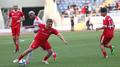 Futbolun yıldızları, depremzedeler için "Omuz Omuza"