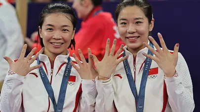 Badminton çift kadınlarda Çin altın madalya kazandı