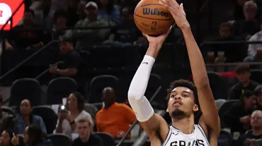 Victor Wembanyama'dan tarihe geçen double-double
