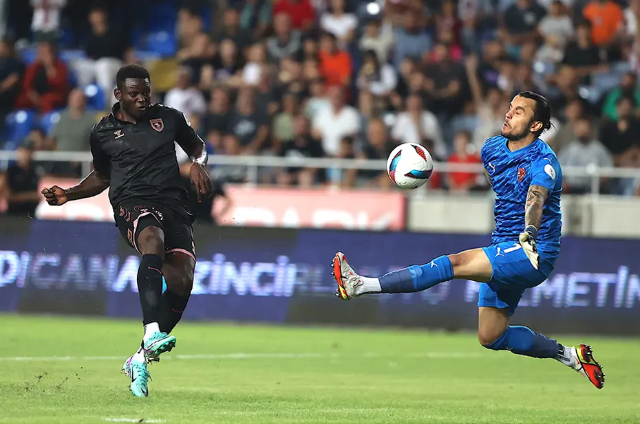 En-Nesyri ile Osimhen arasında büyük fark: Süper Lig'de penaltısız bitiriciliği en yüksek golcüler - 6 En-Nesyri ile Osimhen arasında büyük fark: Süper Lig'de penaltısız bitiriciliği en yüksek golcüler - 6