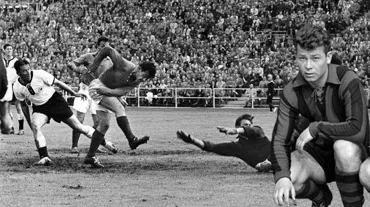 Dünya Kupası rekortmeni Just Fontaine vefat etti