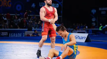 Üç milli güreşçi Avrupa Şampiyonası'nda finalde