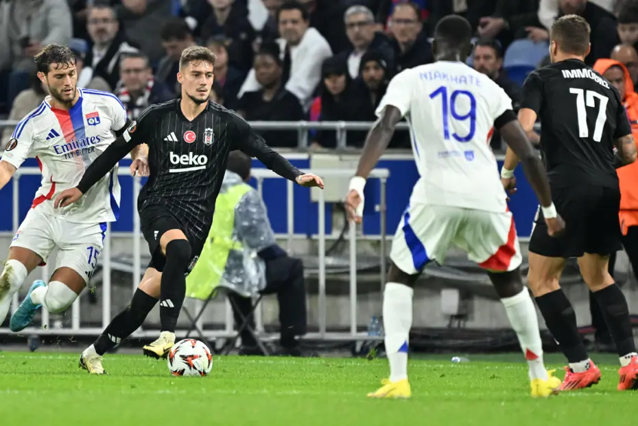 Nihat Kahveci maç sonu Beşiktaşlı futbolcuya seslendi: "Kaseti al, sakla" - 5