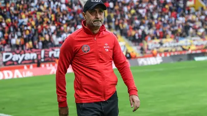 Tolunay Kafkas'tan maça dakikalar kala sert sözler: "Bazı anlama özürlüler var..."