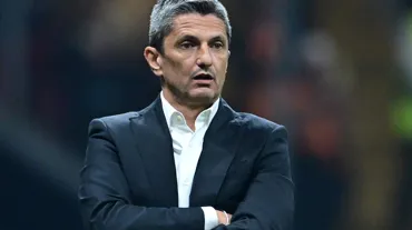 Ekibiyle birlikte taraftarları döven Lucescu'ya 4 ay men: "Bizi yok etmeye çalışıyorlar"