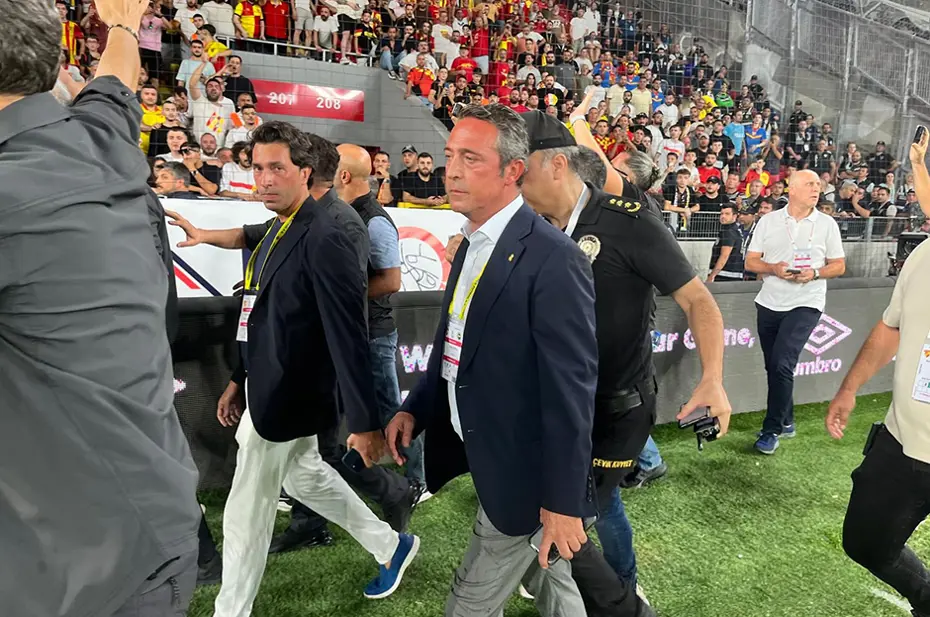 Fenerbahçe'den Ali Koç'a yapılan saldırı için sert sözler - 8 Fenerbahçe'den Ali Koç'a yapılan saldırı için sert sözler - 8