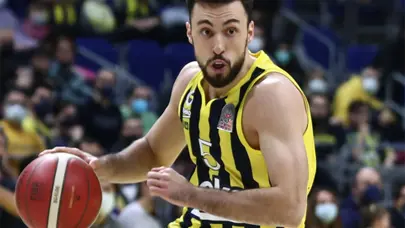 Fenerbahçe'den ayrıldı, Galatasaray'a mı gidiyor?