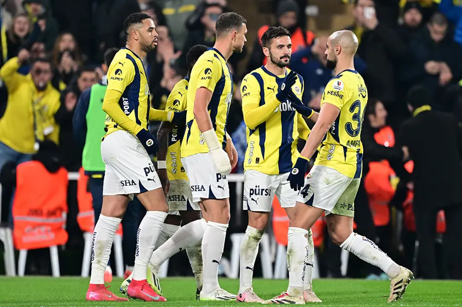 Fred, "Sakat değilim" dedi ama Mourinho'nun planı net: Derbi öncesi karar verildi - 2 Fred, "Sakat değilim" dedi ama Mourinho'nun planı net: Derbi öncesi karar verildi - 2