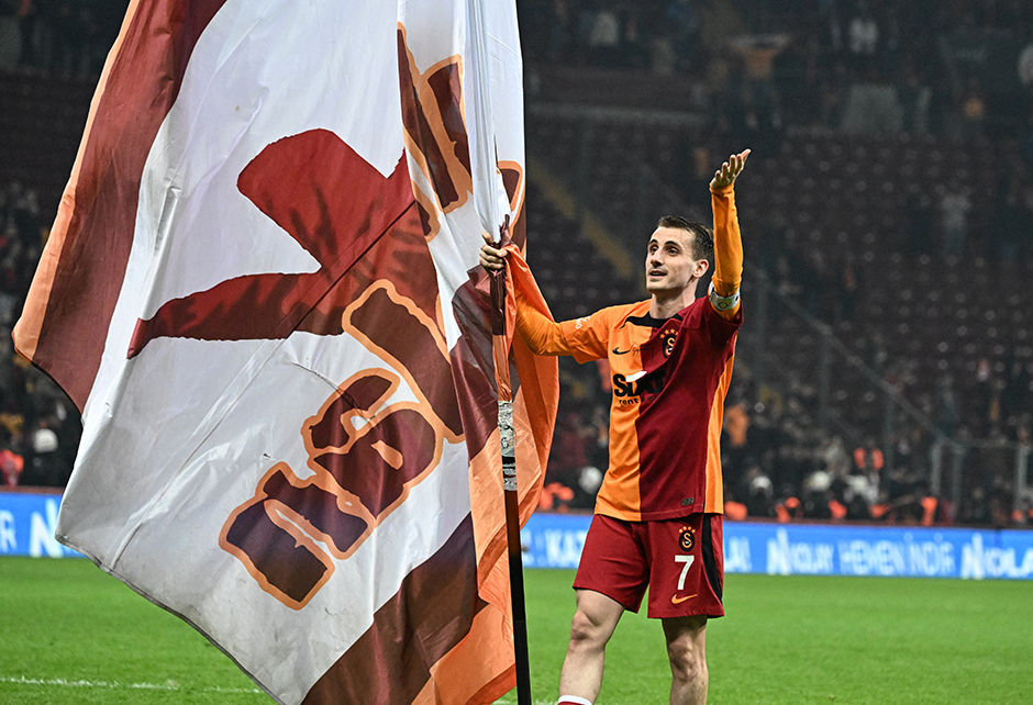 Kerem Aktürkoğlu'ndan Sergio Oliviera'ya: "Galatasaray'da oynuyorsan yalan haberle mücadele etmek zorundasın"