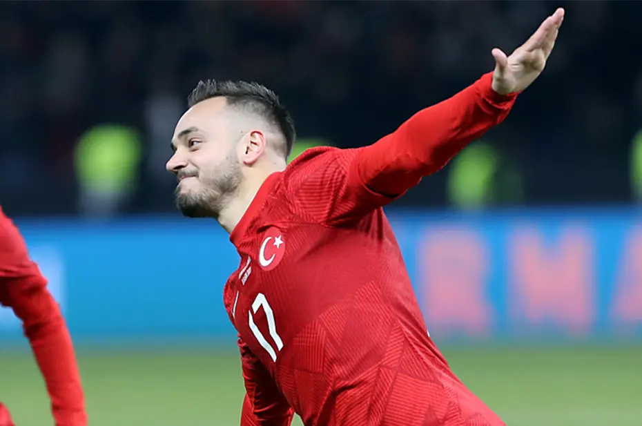 Milli yıldız, Fenerbahçe'ye gelmeyi kabul ett: Gözler Mourinho'da - 3