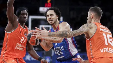 Anadolu Efes, Valencia engelini geçip ikinci galibiyetini aldı: 77-73