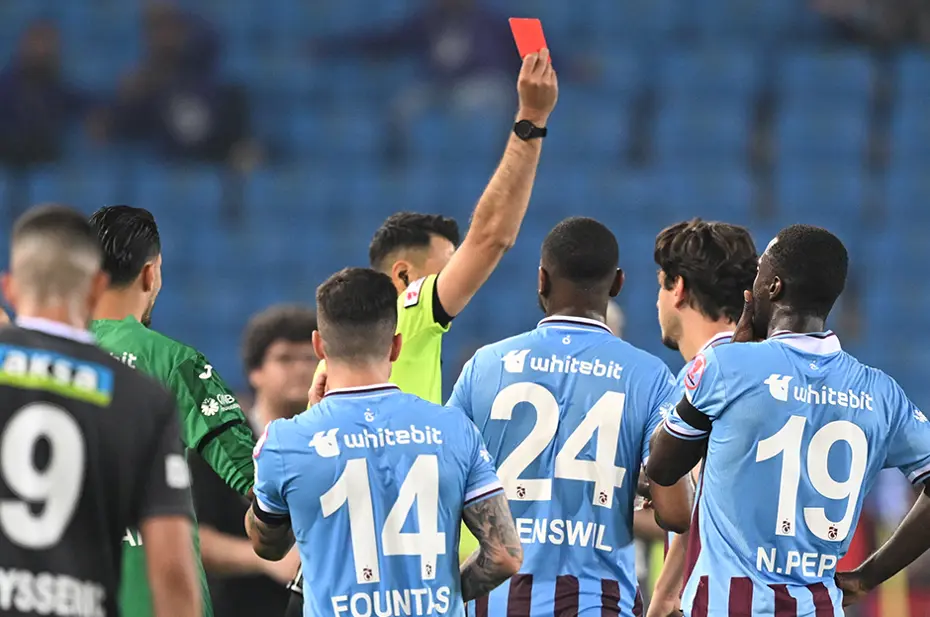"Bir yumruk, kupaya mal olabilir" | Spor yazarları Trabzonspor için ne dedi? - 4