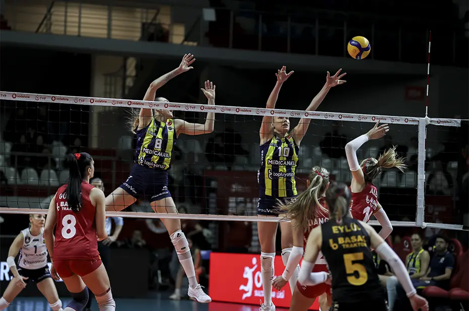 Fenerbahçe derbi öncesi yeni antrenörünü açıkladı - 4