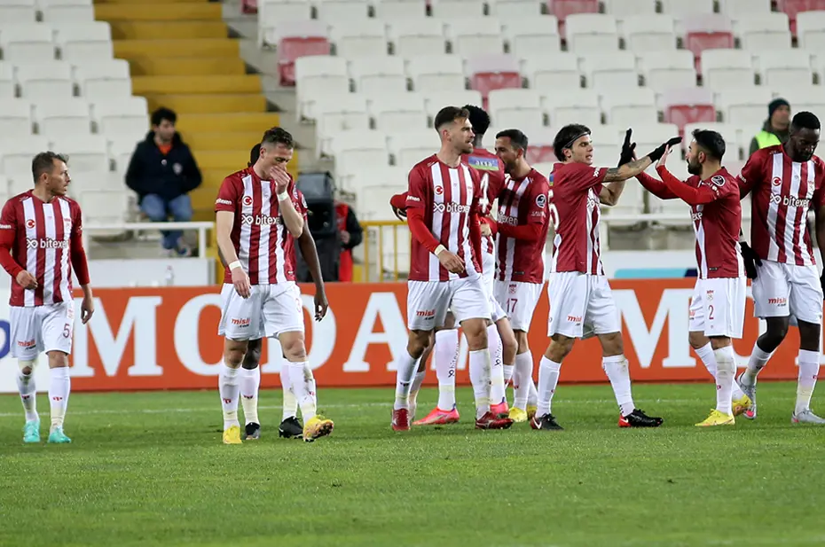 Süper Lig'de şampiyonluk hesapları: 3 ihtimal var - 8