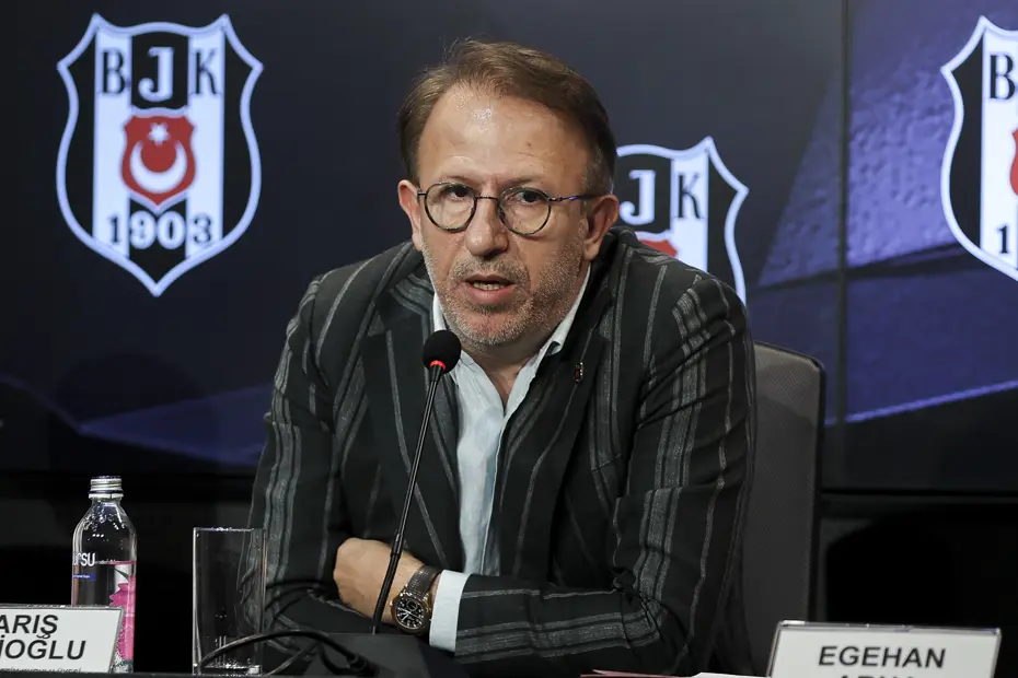 Beşiktaş'tan yeni transferlere imza töreni - 3 Beşiktaş'tan yeni transferlere imza töreni - 3