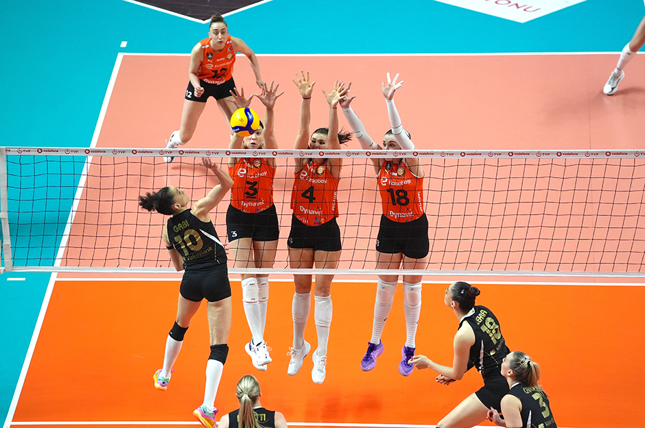 Eczacıbaşı, Vakıfbank karşısında zorlanmadı