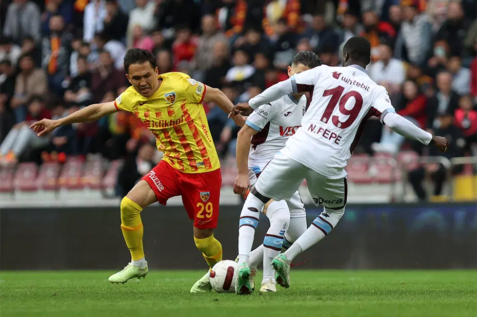 "Enis maçın kahramanıydı" | Spor yazarları Trabzonspor için ne dedi? - 2 "Enis maçın kahramanıydı" | Spor yazarları Trabzonspor için ne dedi? - 2