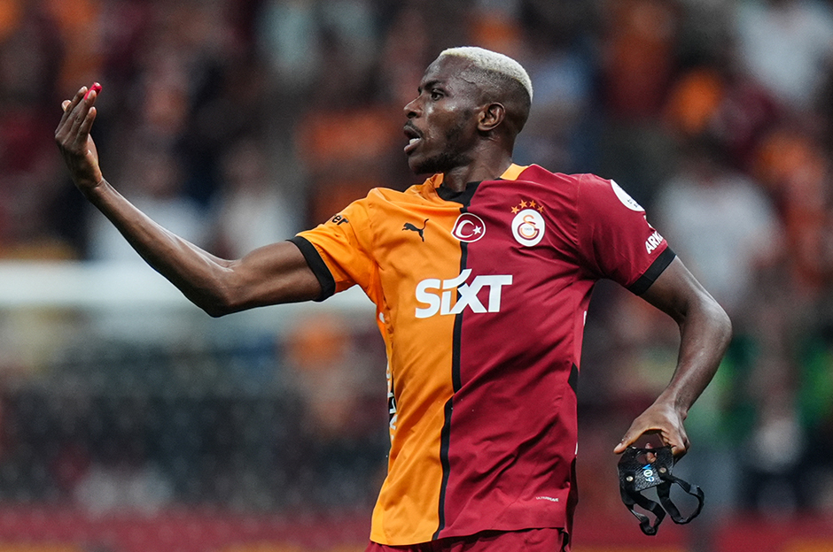 Büyük olay! İlk yarı bitti, Osimhen tartıştığı Ba'yı koridora çağırdı